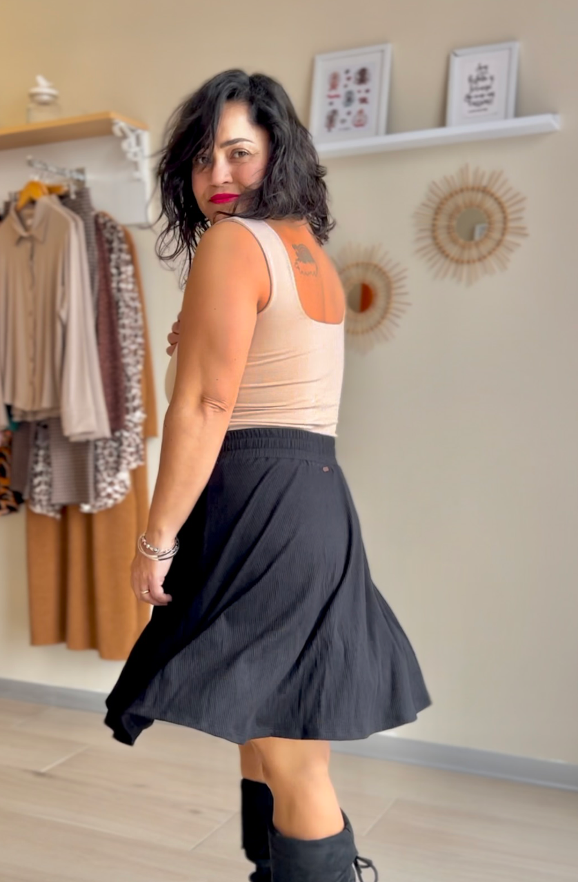 FALDITA LUPITA NEGRO
