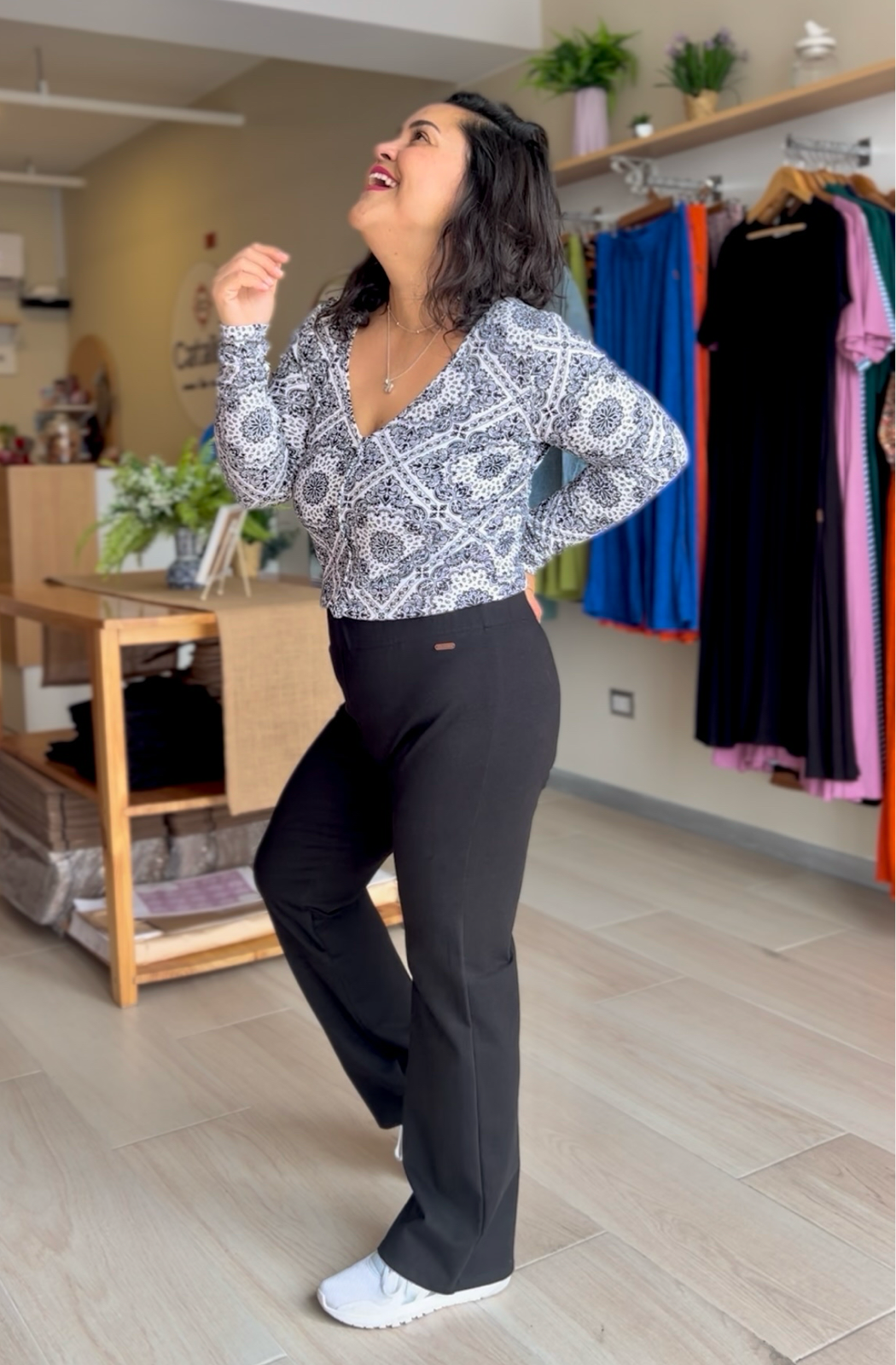 FLARE PANTS AGUSTINA - COLOR NEGRO
