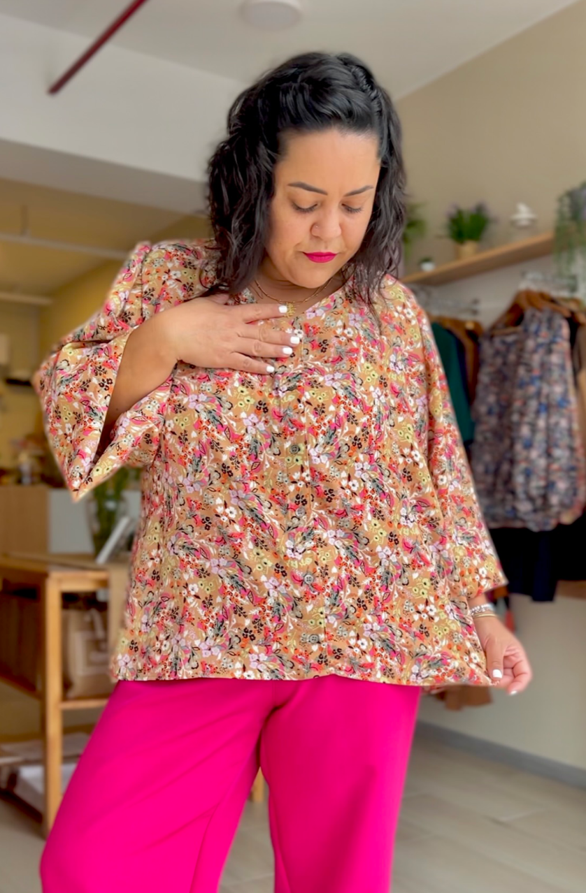 BLUSA VANIA CAMEL FLORES